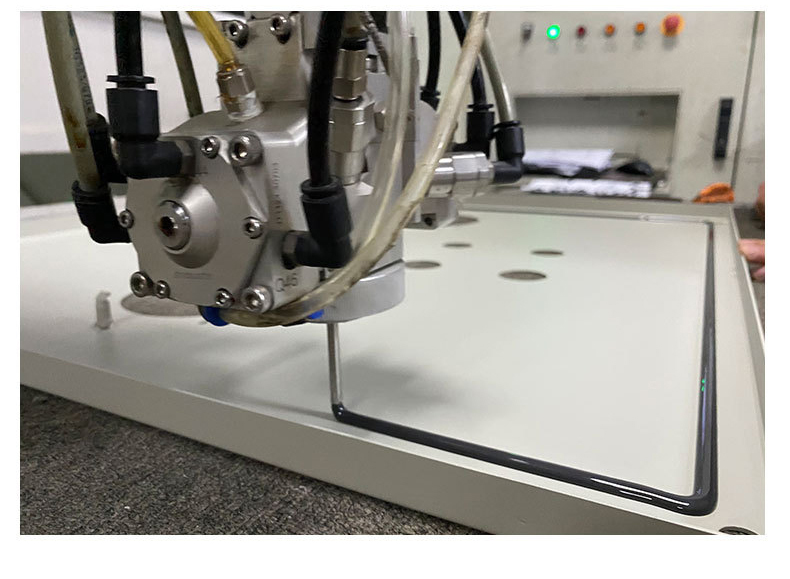 點(diǎn)膠.jpg 點(diǎn)膠.jpg